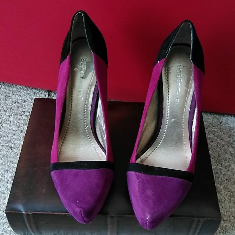 Like new! Color block pumps.